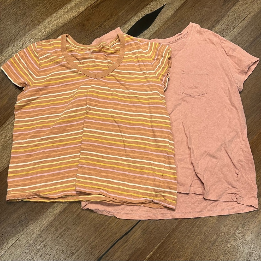 ❤️Universal Thread - Navy Striped Blush V-neck Tee Bundle - XXL